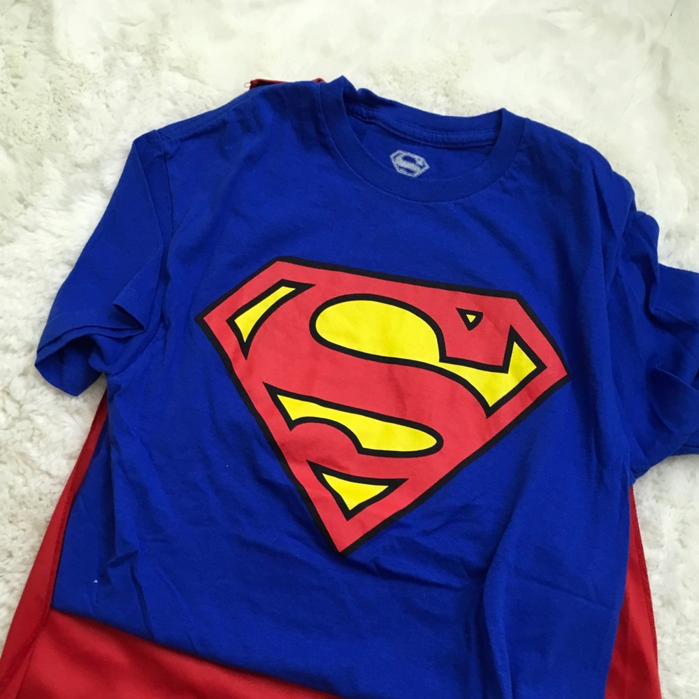 SUPERMAN T-SHIRT WITH DETACHABLE CAPE